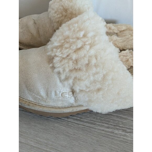 Ugg Slip On Slippers Kids Girls Size 4 Gold Tone Flaws - Picture 2 of 10